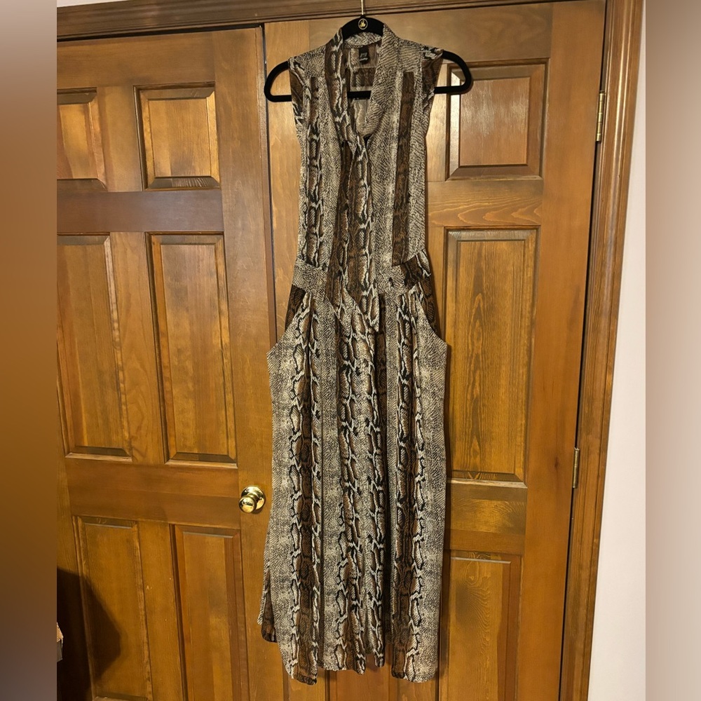 Sheer cap sleeve neutral pockets belt loops Brown Snake Print Midi Dress small